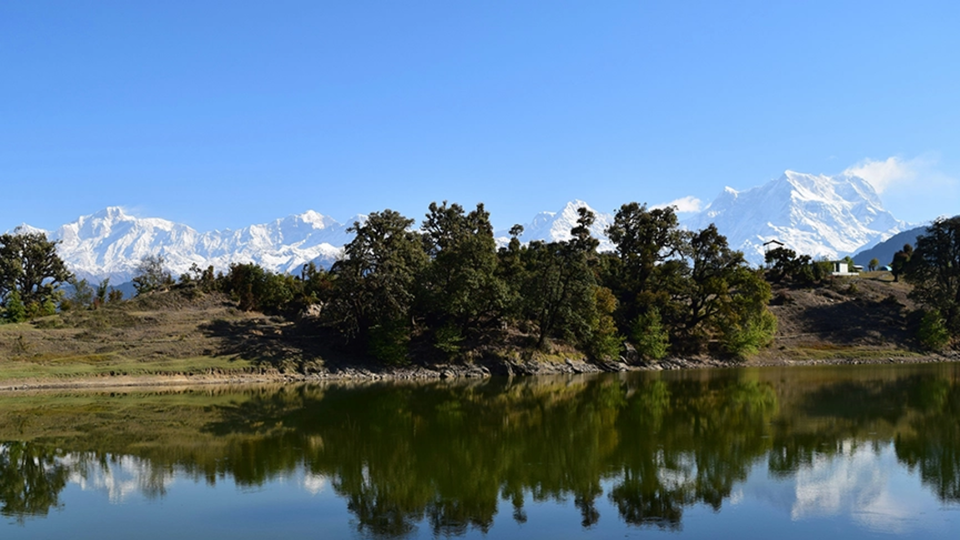 Perfect mirror reflection in Deoria Tal lake