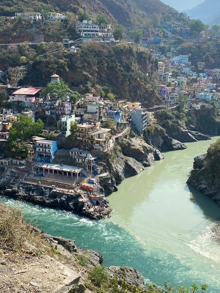 Devprayag Sangam spiritual river confluence in Uttarakhand