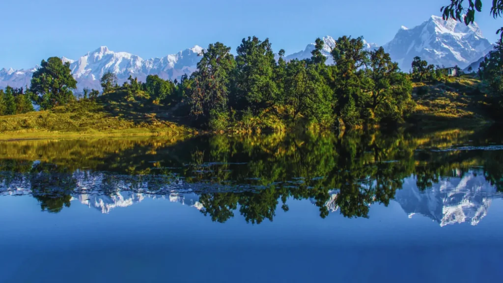 Saari Village starting point for Deoria Tal trek in Uttarakhand