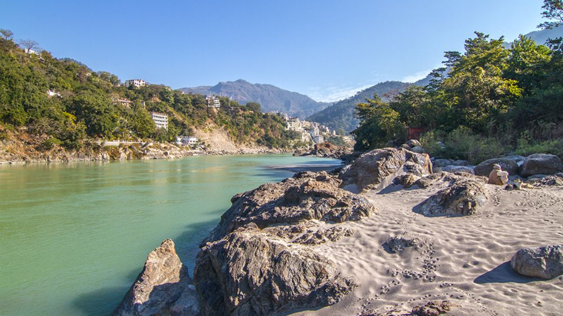 Yoga, nature and wellness experiences in Rishikesh near the Himalayas