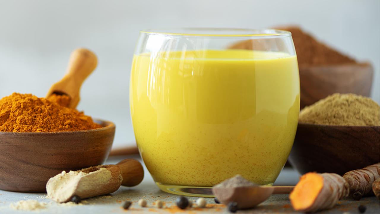 Golden milk turmeric haldi doodh for yoga diet weight loss at night