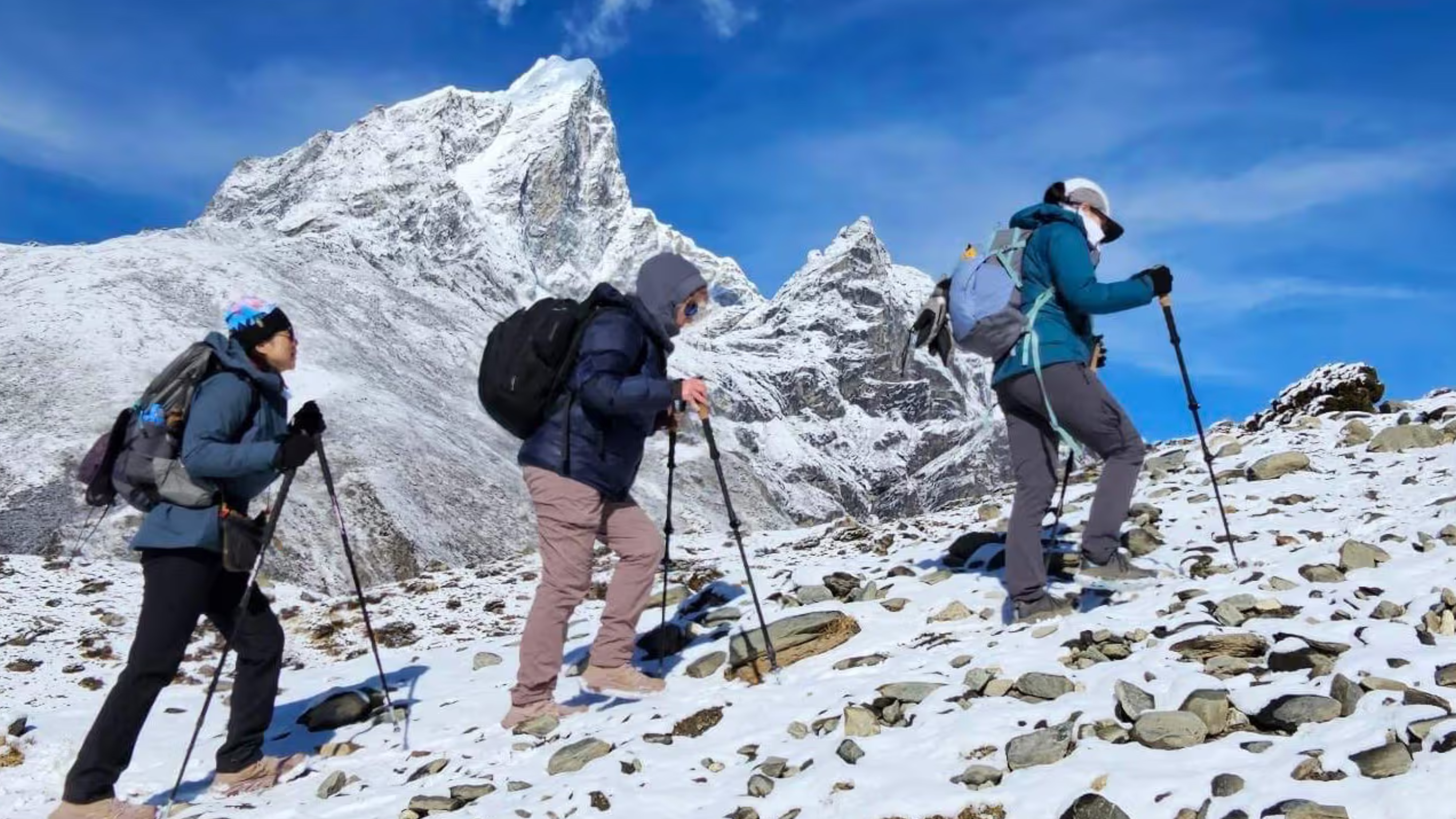 Beginner trekker making common mistakes on Himalayan trekking trail