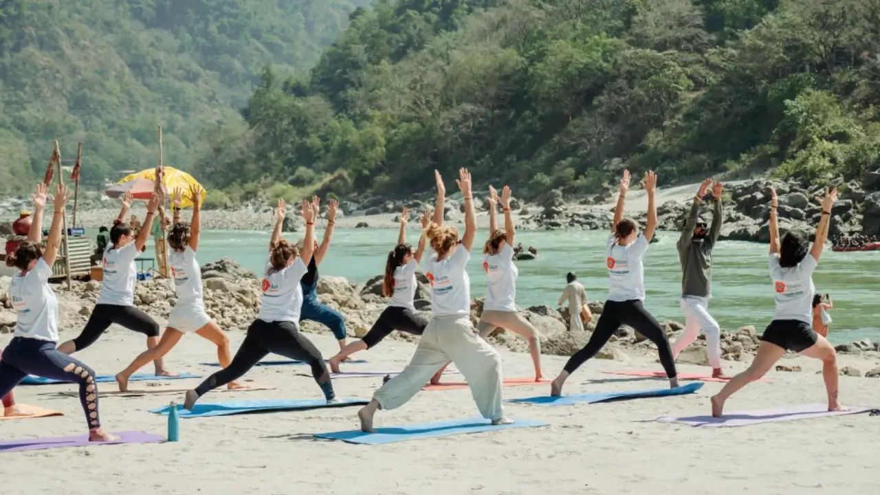 Yoga retreat duration comparison 3 days vs 7 days vs 14 days in peaceful yoga retreat setting